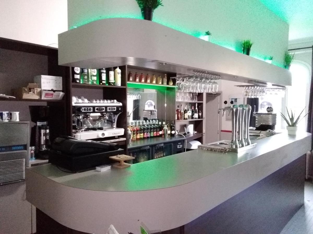 L'Entracte Hotel Saint-Paul-du-Bois Buitenkant foto