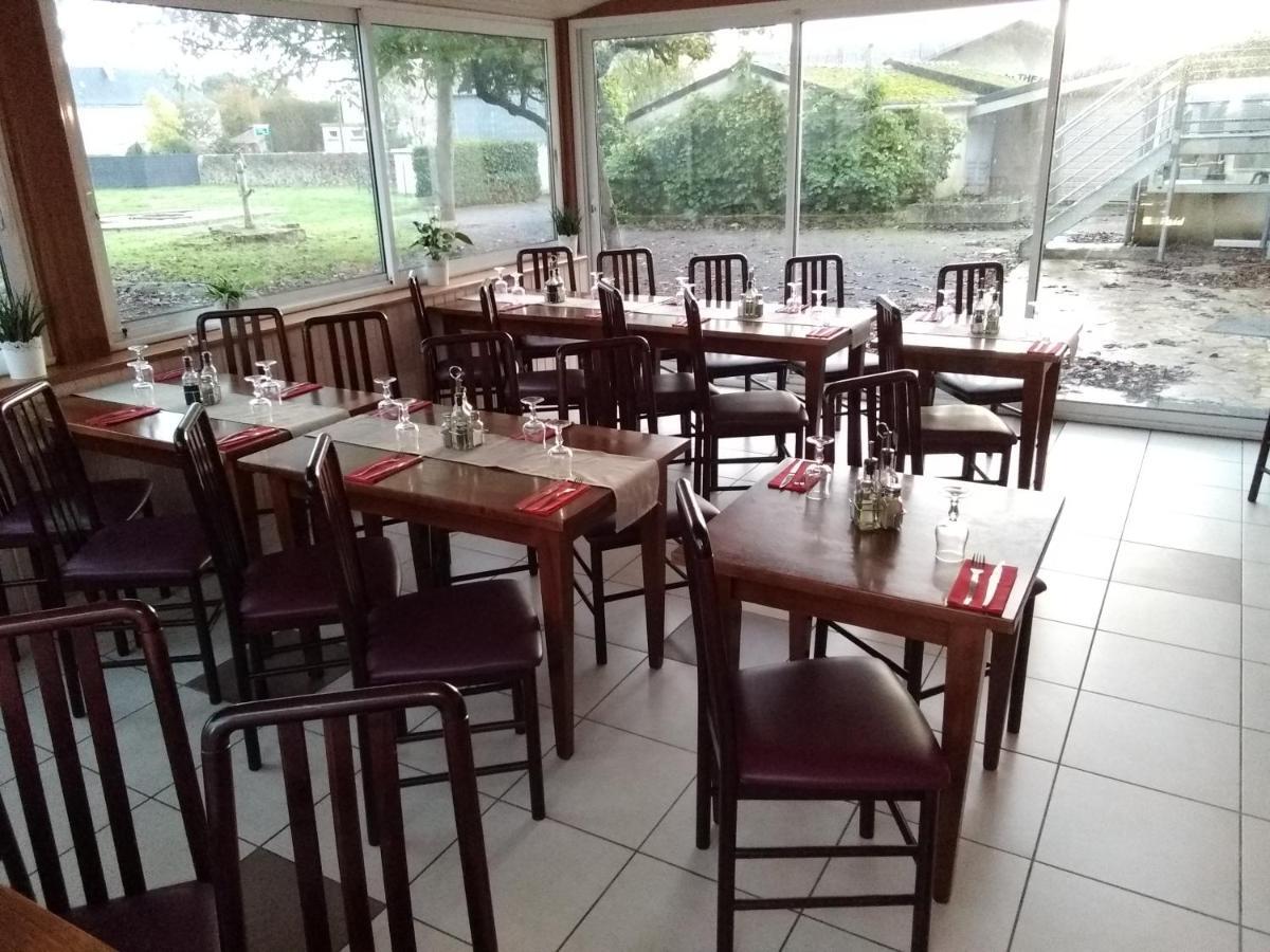 L'Entracte Hotel Saint-Paul-du-Bois Buitenkant foto